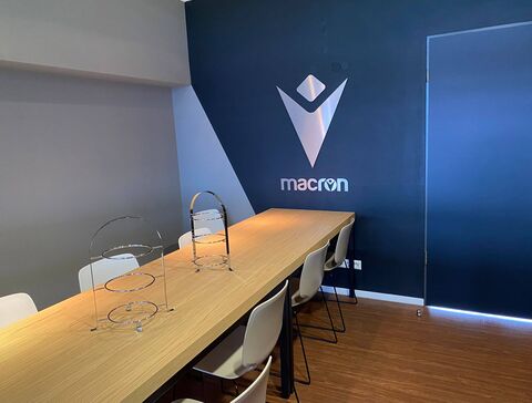 3D Logo aus Butler Finish Dibondplatte gefräst für die VIP Loge in Bielefeld