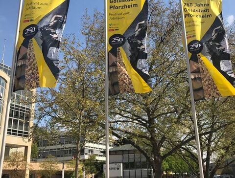 Fahnen für das Goldstadt 250 Jubiläum, Pforzheim
