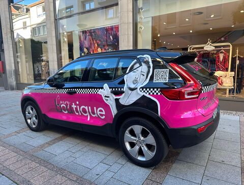 Car-Wrap mit Oracal 970 Rapid Air und Kombination mit Teilfolierung für B&U Curvy Boutique in Iserlohn.