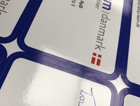 Aufkleber mit Konturschnitt für Kataloge