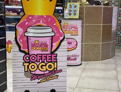 Individueller Kundenstopper für Royal Donuts Filialen