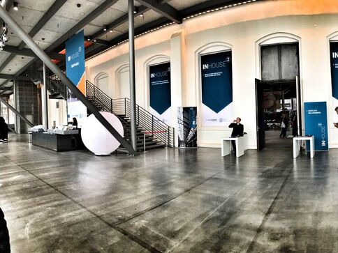 Wand- und Decken-Textilbanner Inhouse² Messe